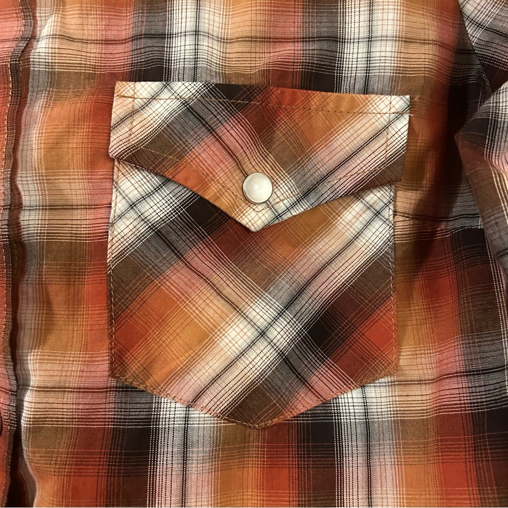 Wrangler western pearl snap shirt - orange/brown plaid, size S - women’s - Picture 4 of 5